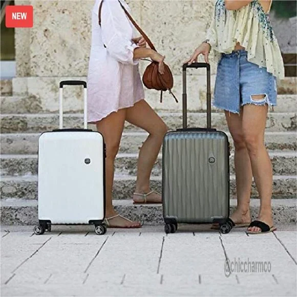 Expandable Hardside Carry-On Luggage with Spinner Wheels & USB Port